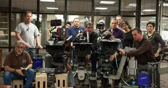 兄弟会 视频缩略图