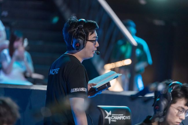 在／其中 视频缩略图