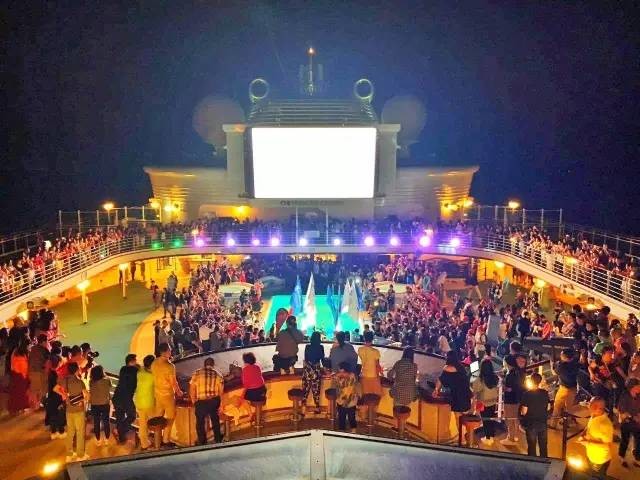 会长的贴身校花 视频缩略图