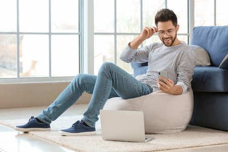 丛林追击 视频主图