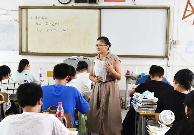 会痛的十七岁 视频缩略图