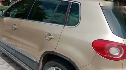 哭泣的男人2021 视频缩略图