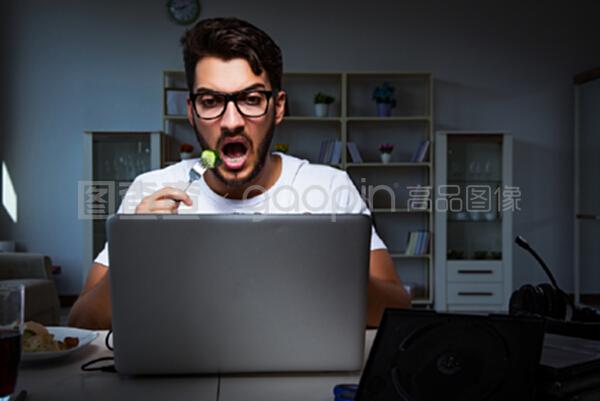 在／其中 视频缩略图