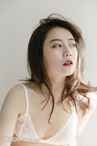 侏罗纪三角 视频海报