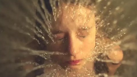 会痛的十七岁 视频海报