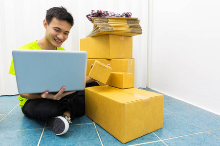 假面骑士联手出击驰骑与铠武电影大战全力出击 视频缩略图