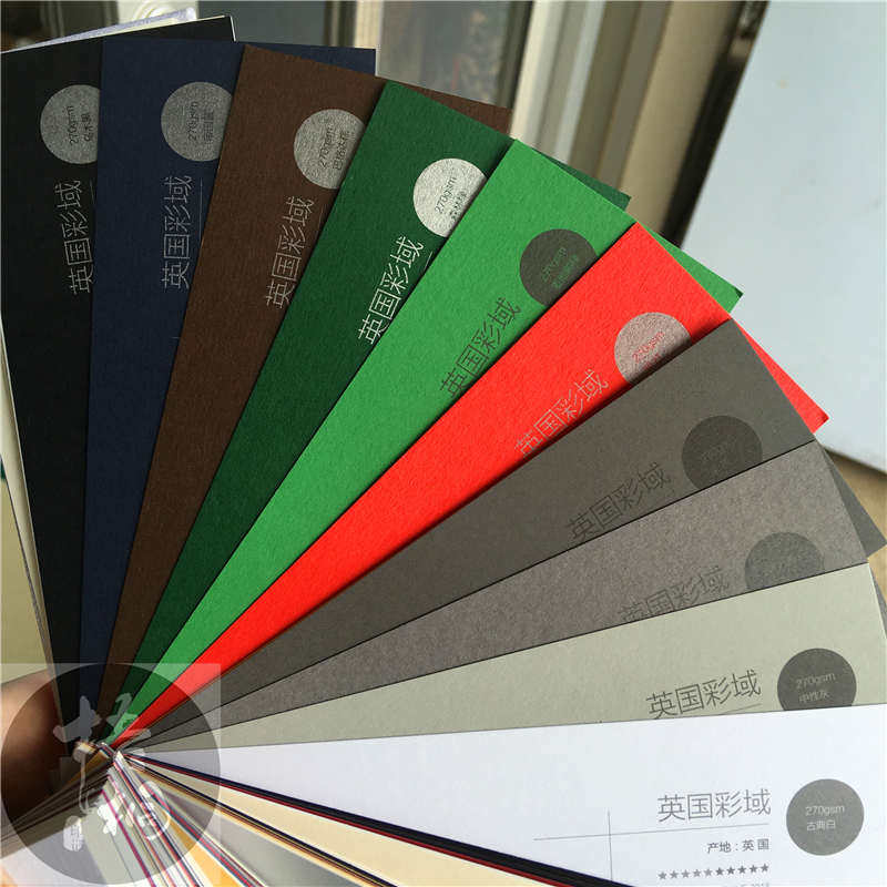 修剪草坪的小黄人 视频缩略图