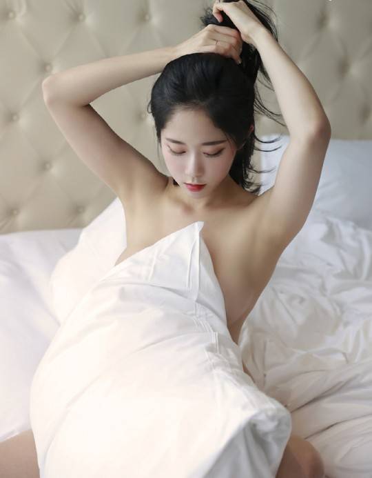 倾城十月 视频海报